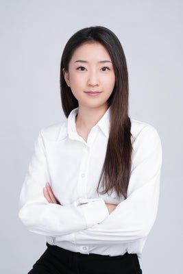 Portrait of Elina Lee, Associate.